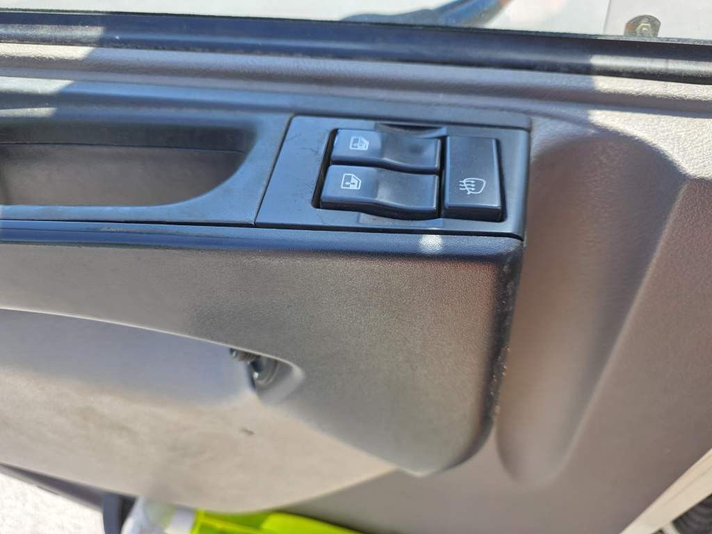 Fahrzeugabbildung DAF LF 320 Absetzer, telesk. Arme + Prtazen