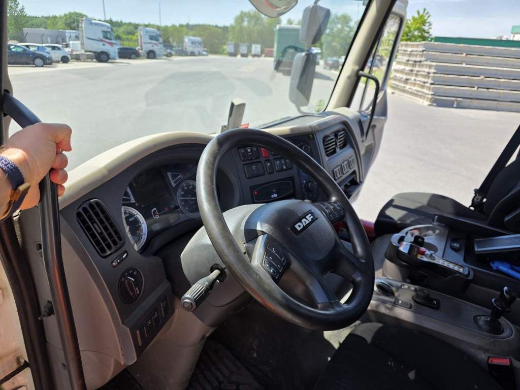 Fahrzeugabbildung DAF LF 320 Absetzer, telesk. Arme + Prtazen