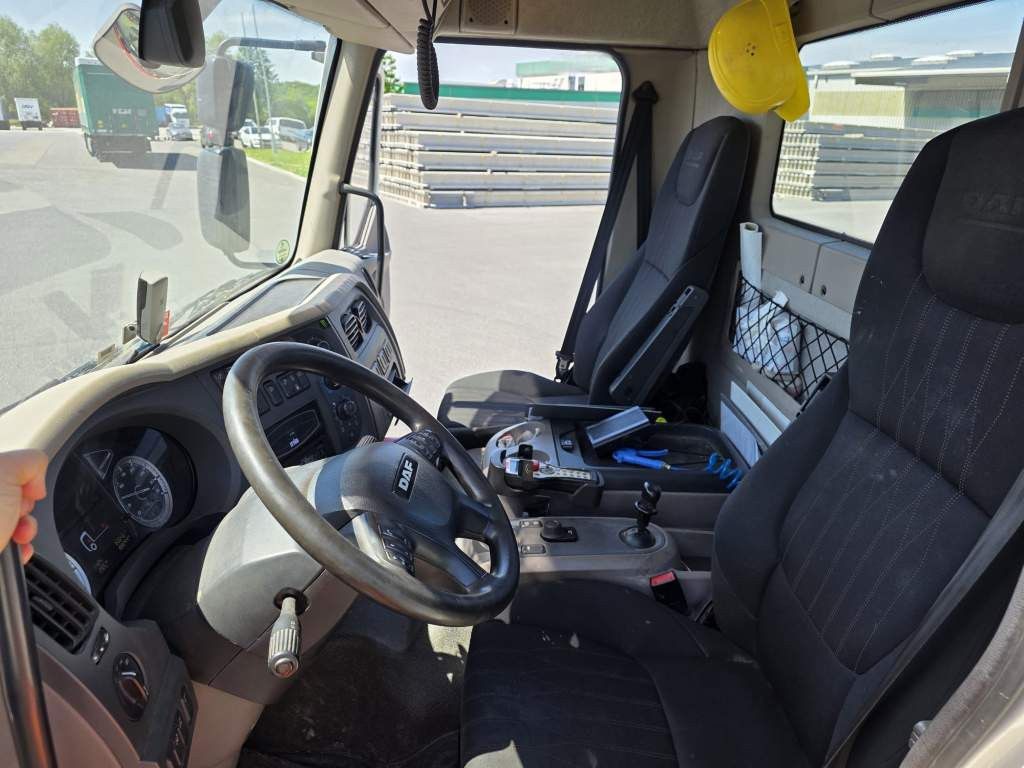 Fahrzeugabbildung DAF LF 320 Absetzer, telesk. Arme + Prtazen