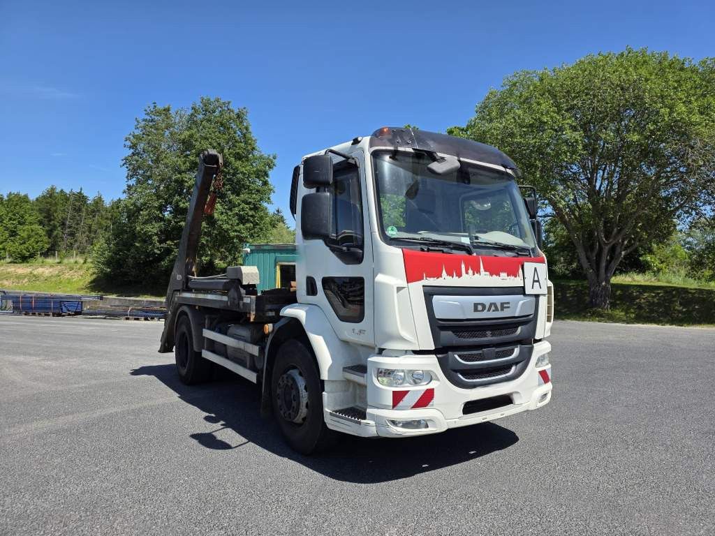 Fahrzeugabbildung DAF LF 320 Absetzer, telesk. Arme + Prtazen