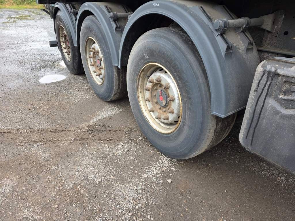 Fahrzeugabbildung Reisch 49 cbm Getreidekipper, SAF Trommel, Lift