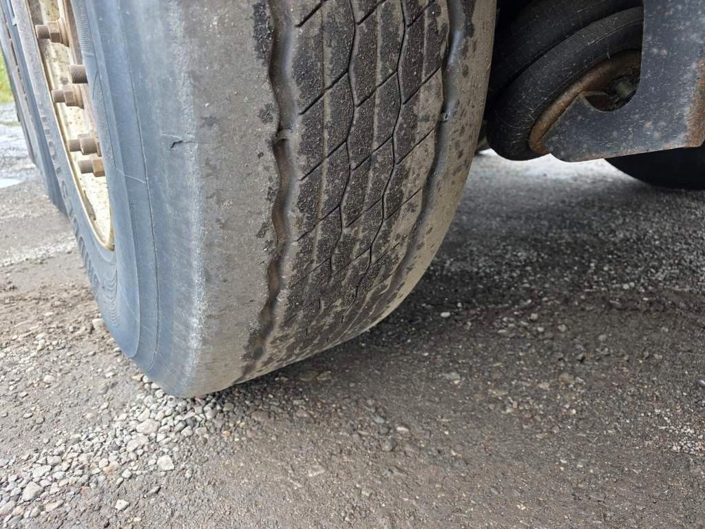 Fahrzeugabbildung Reisch 49 cbm Getreidekipper, SAF Trommel, Lift