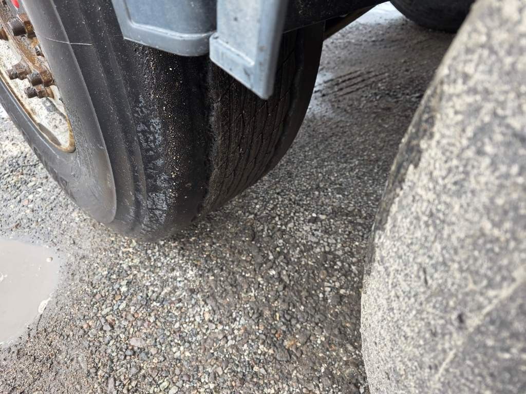 Fahrzeugabbildung Reisch 49 cbm Getreidekipper, SAF Trommel, Lift