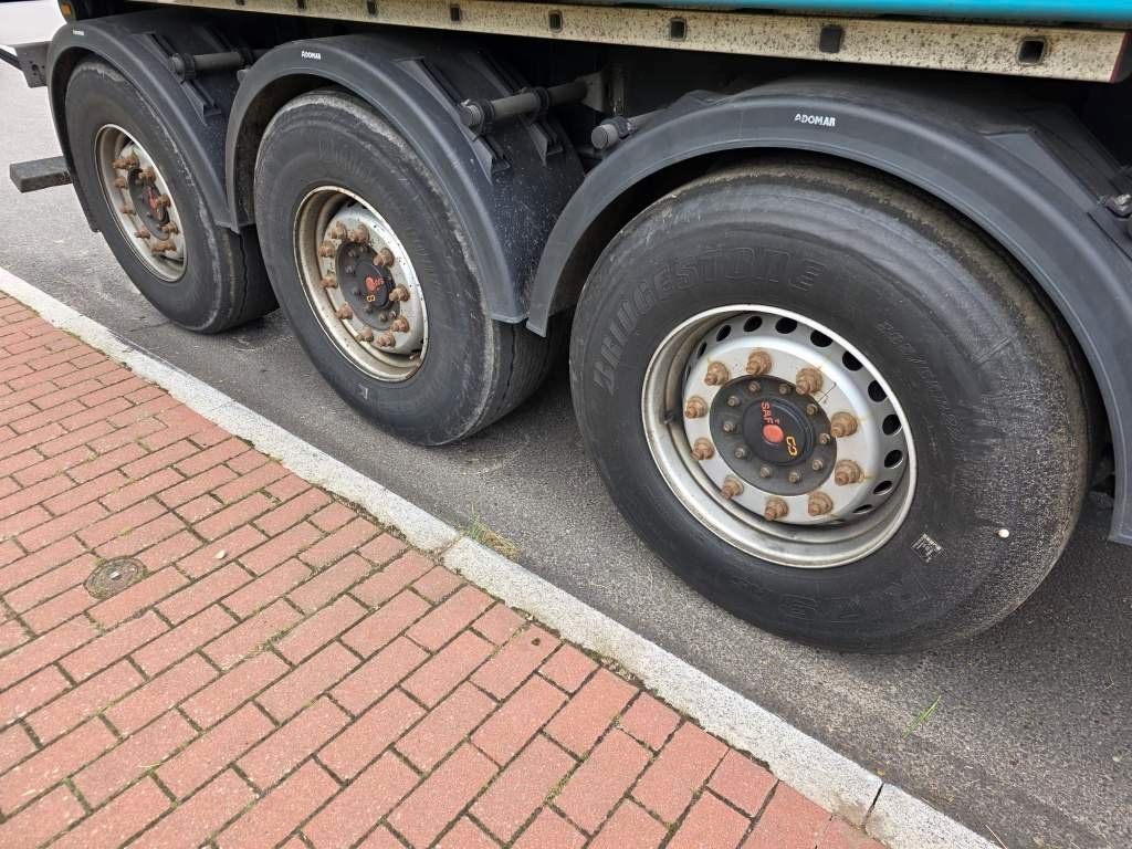 Fahrzeugabbildung Reisch 49 cbm Getreidekipper, SAF Scheibe, Lift