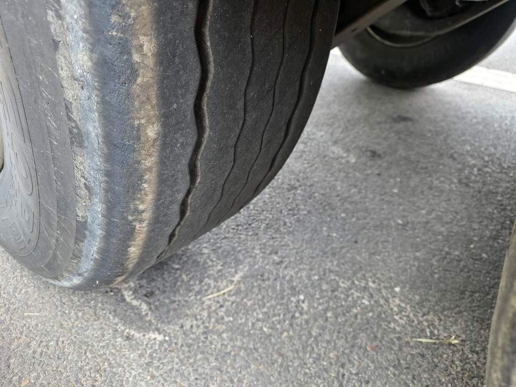Fahrzeugabbildung Reisch 49 cbm Getreidekipper, SAF Scheibe, Lift