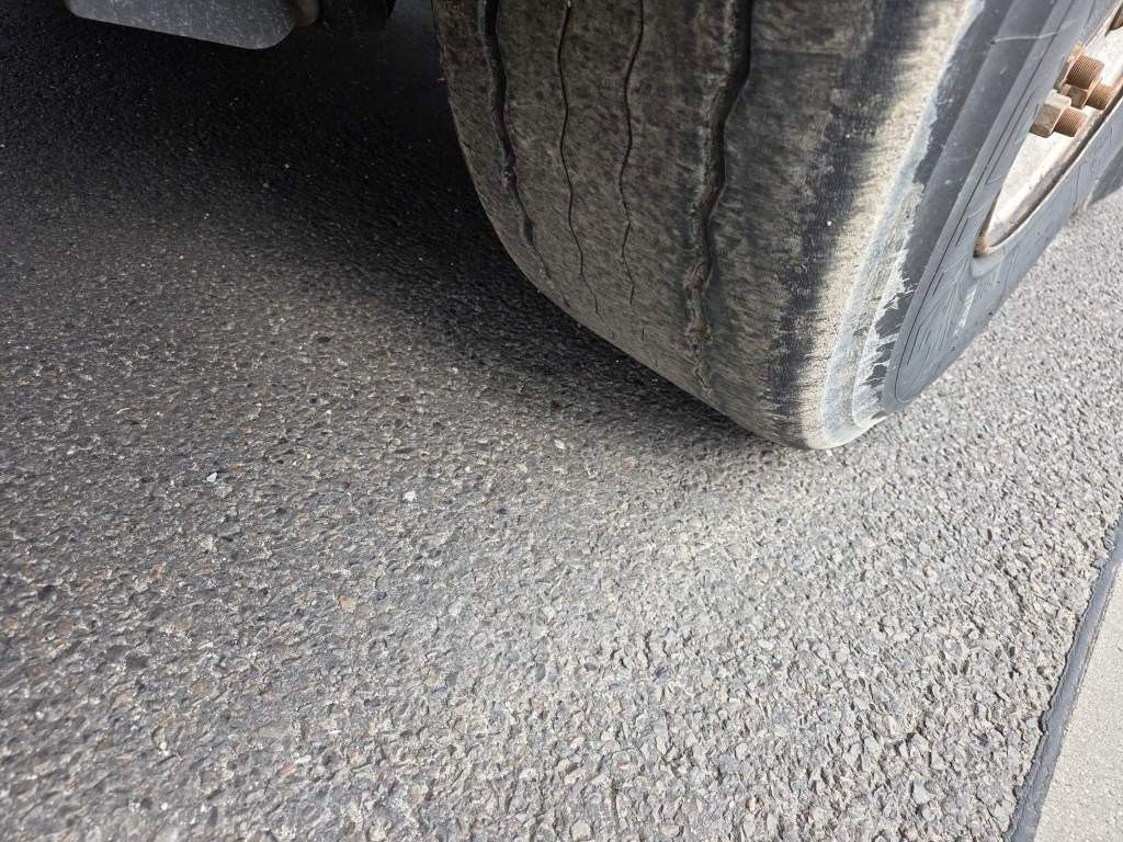 Fahrzeugabbildung Reisch 49 cbm Getreidekipper, SAF Scheibe, Lift