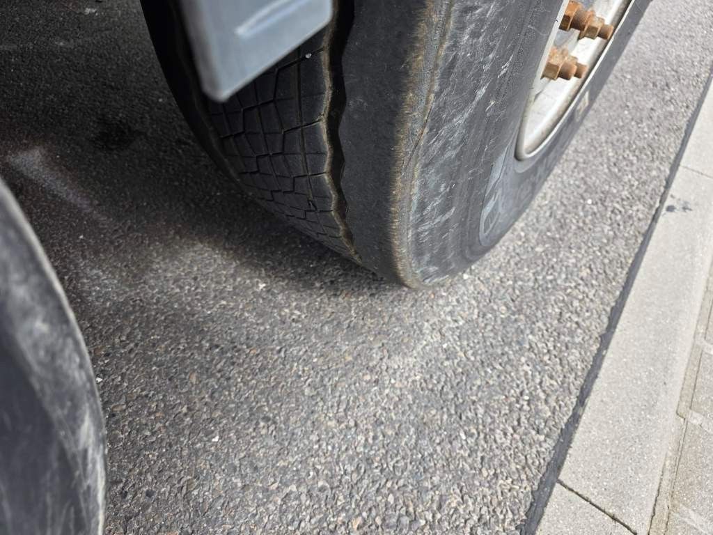 Fahrzeugabbildung Reisch 49 cbm Getreidekipper, SAF Scheibe, Lift