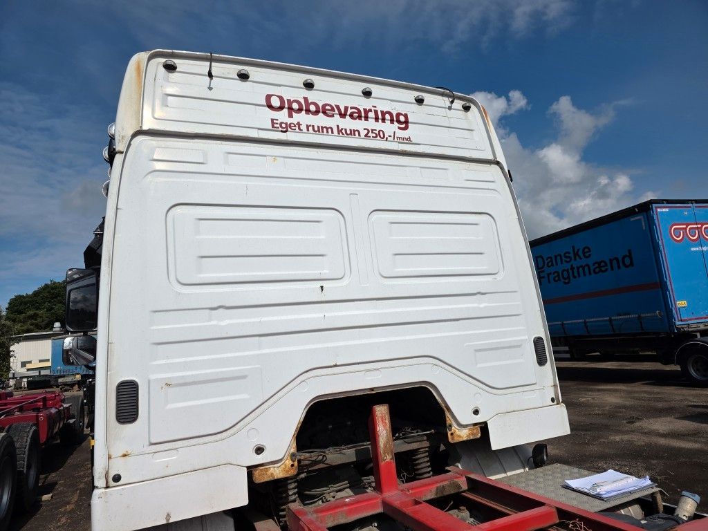 Fahrzeugabbildung Mercedes-Benz 1524 BDF mit Klima, Ladebordwand, 2 x Bett