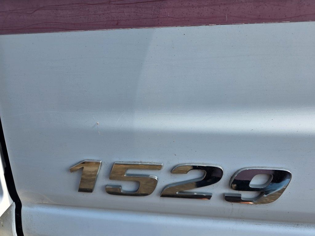 Fahrzeugabbildung Mercedes-Benz 1524 BDF mit Klima, Ladebordwand, 2 x Bett