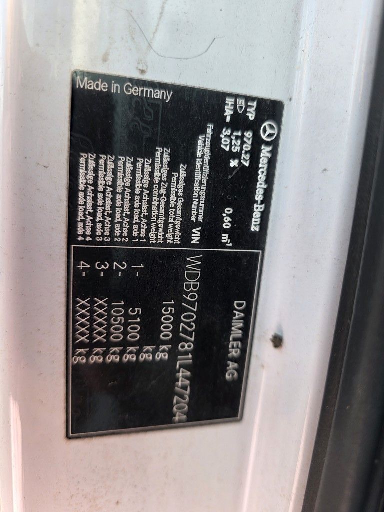 Fahrzeugabbildung Mercedes-Benz 1524 BDF mit Klima, Ladebordwand, 2 x Bett