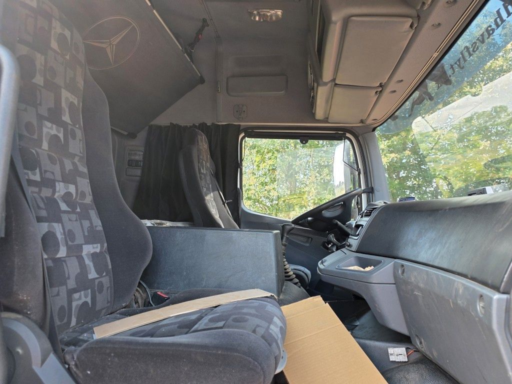 Fahrzeugabbildung Mercedes-Benz 1524 BDF mit Klima, Ladebordwand, 2 x Bett