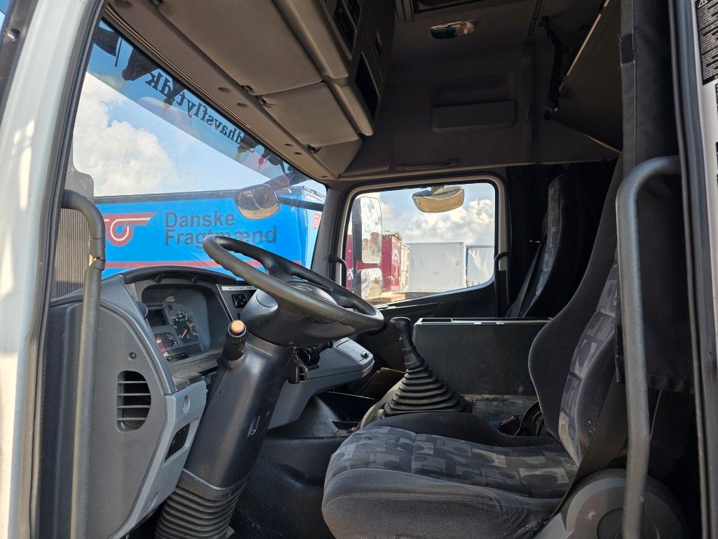 Fahrzeugabbildung Mercedes-Benz 1524 BDF mit Klima, Ladebordwand, 2 x Bett