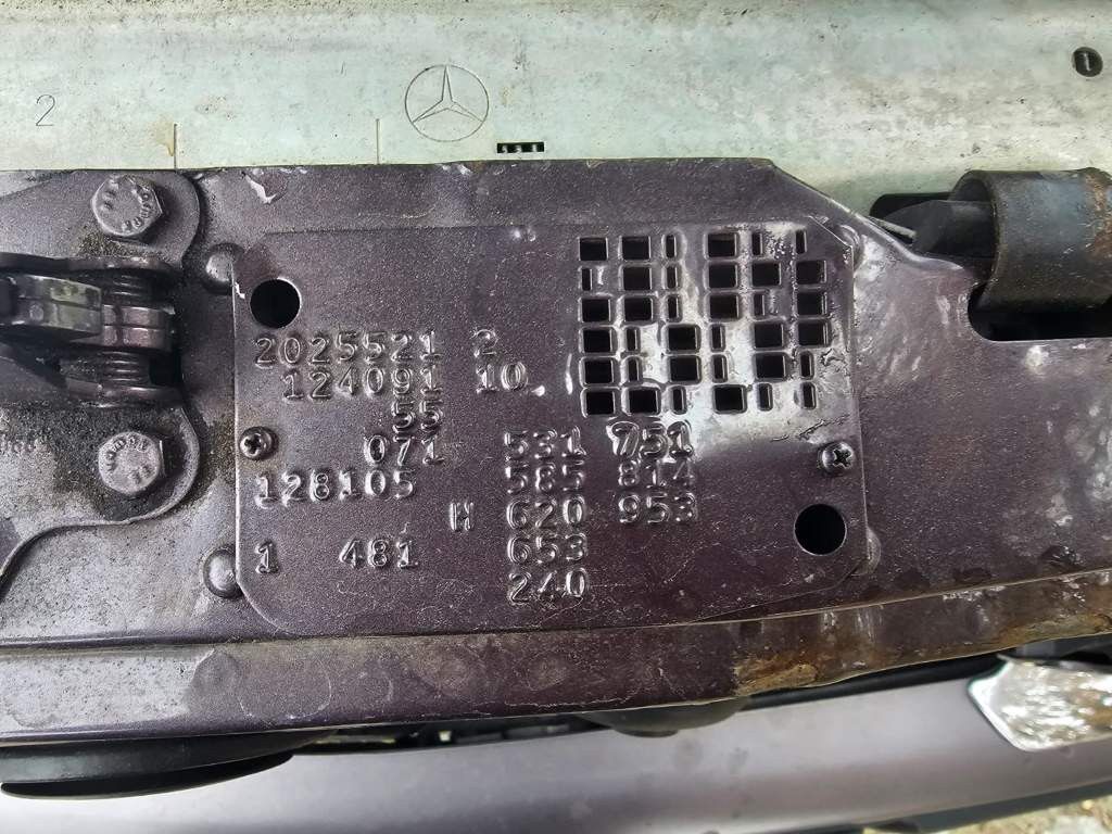 Fahrzeugabbildung Mercedes-Benz 300 TE-24 ( 124 ) voll renoviert, Schaltgetriebe
