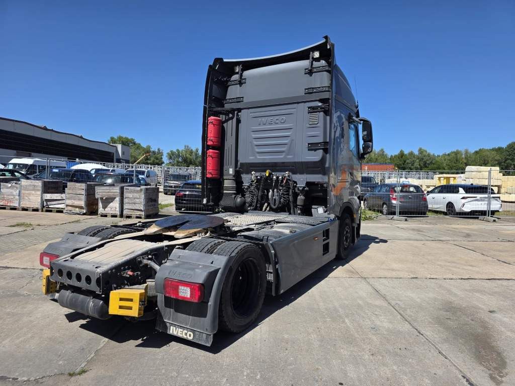 Fahrzeugabbildung Iveco 570 S-Way LL, Leder, Retarder, nur 130.986 Km!!