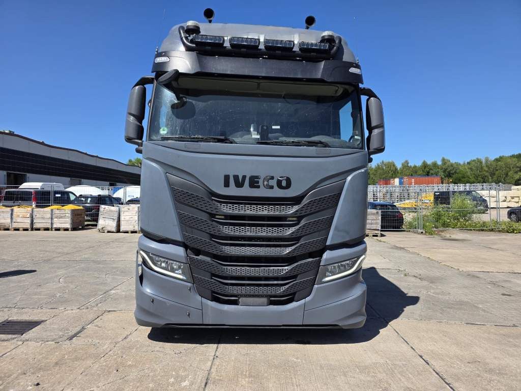 Fahrzeugabbildung Iveco 570 S-Way LL, Leder, Retarder, nur 130.986 Km!!
