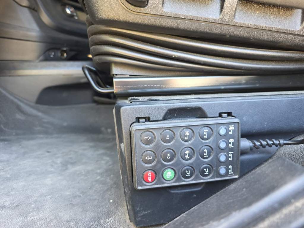 Fahrzeugabbildung Iveco 570 S-Way LL, Leder, Retarder, nur 130.986 Km!!