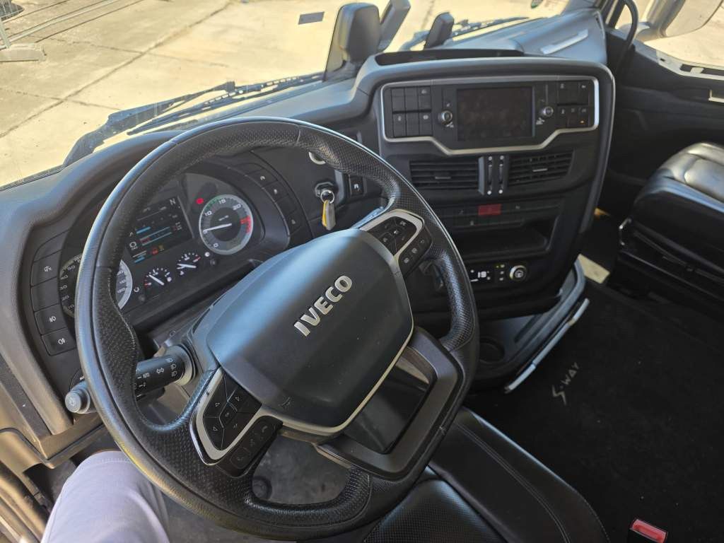 Fahrzeugabbildung Iveco 570 S-Way LL, Leder, Retarder, nur 130.986 Km!!