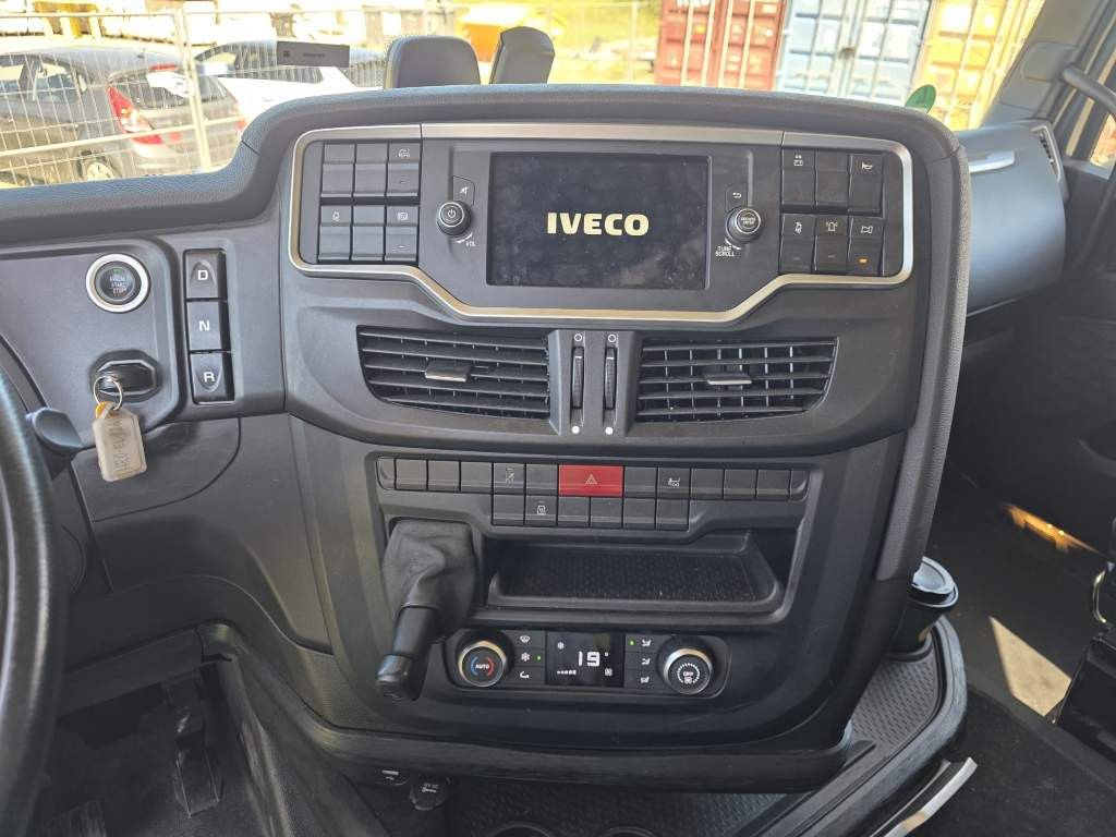 Fahrzeugabbildung Iveco 570 S-Way LL, Leder, Retarder, nur 130.986 Km!!