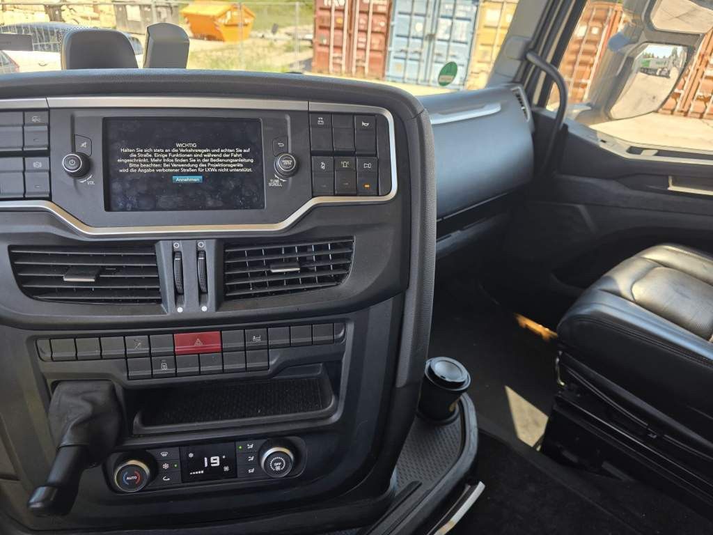 Fahrzeugabbildung Iveco 570 S-Way LL, Leder, Retarder, nur 130.986 Km!!
