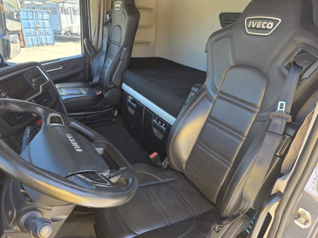 Fahrzeugabbildung Iveco 570 S-Way LL, Leder, Retarder, nur 130.986 Km!!