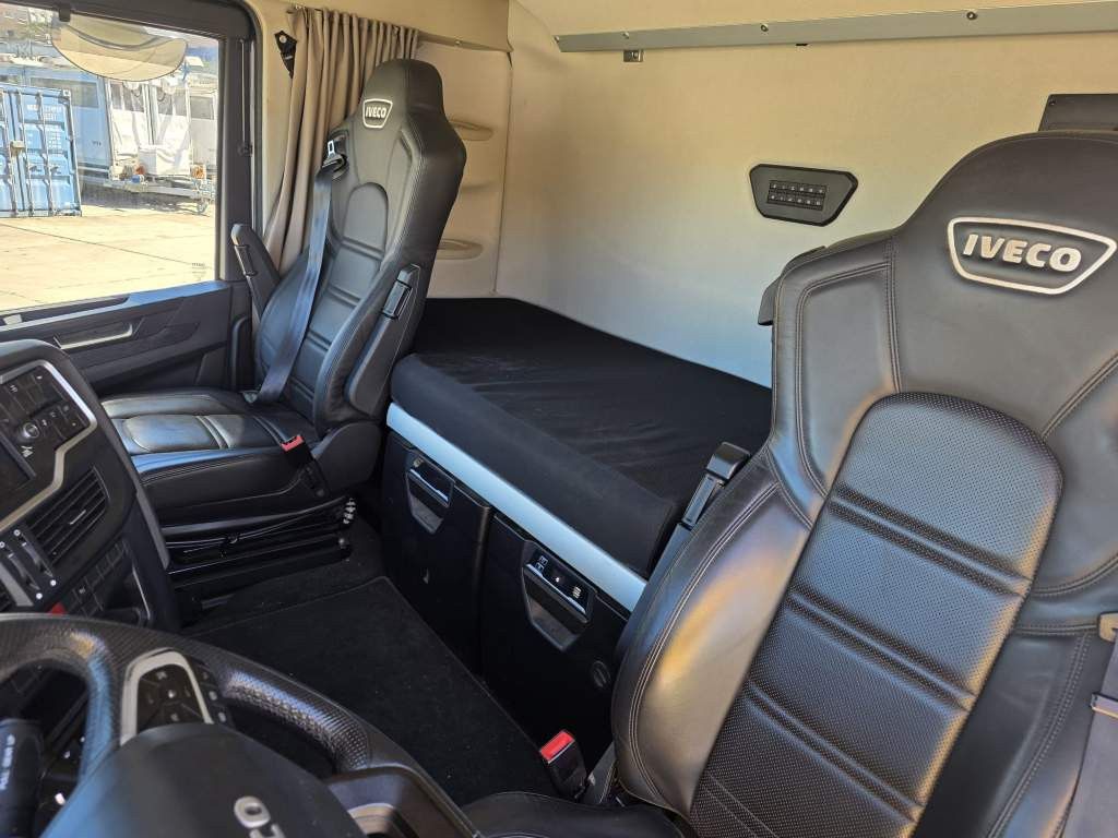 Fahrzeugabbildung Iveco 570 S-Way LL, Leder, Retarder, nur 130.986 Km!!