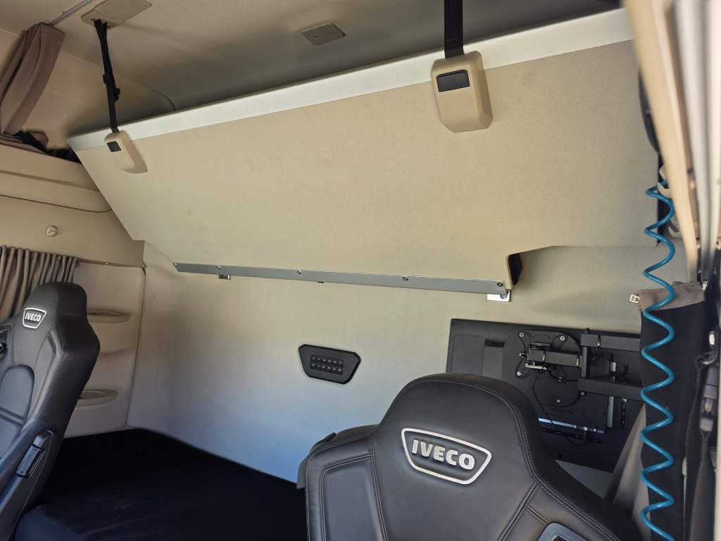 Fahrzeugabbildung Iveco 570 S-Way LL, Leder, Retarder, nur 130.986 Km!!