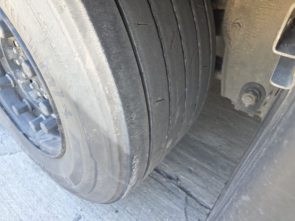 Fahrzeugabbildung Schmitz Cargobull SCB*S3T LL,Gardine,Edscha, Lift,nur 176.22 Km!