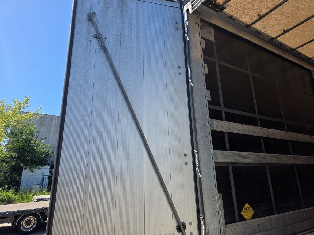 Fahrzeugabbildung Schmitz Cargobull SCB*S3T LL,Gardine,Edscha, Lift,nur 176.22 Km!