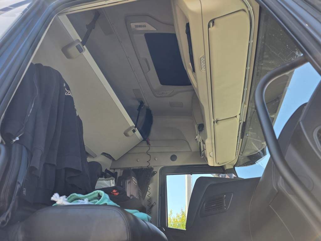 Fahrzeugabbildung Iveco 570 S-Way, Retarder, Standklima, Blitzer,Runmdl