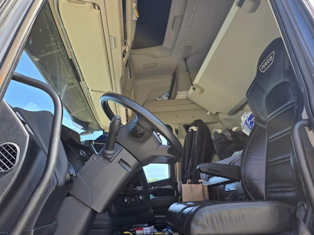 Fahrzeugabbildung Iveco 570 S-Way, Retarder, Standklima, Blitzer,Runmdl