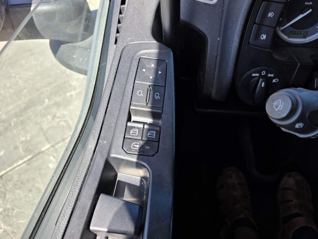 Fahrzeugabbildung Iveco 570 S-Way, Retarder, Standklima, Blitzer,Runmdl