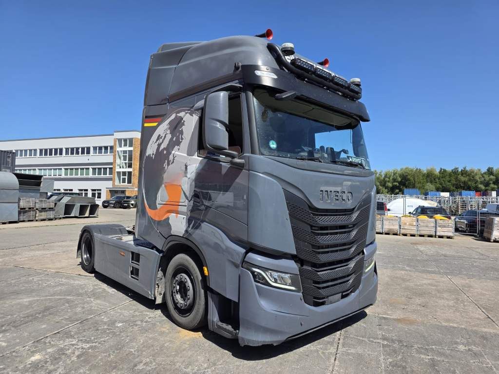 Fahrzeugabbildung Iveco 570 S-Way, Retarder, Standklima, Blitzer,Runmdl