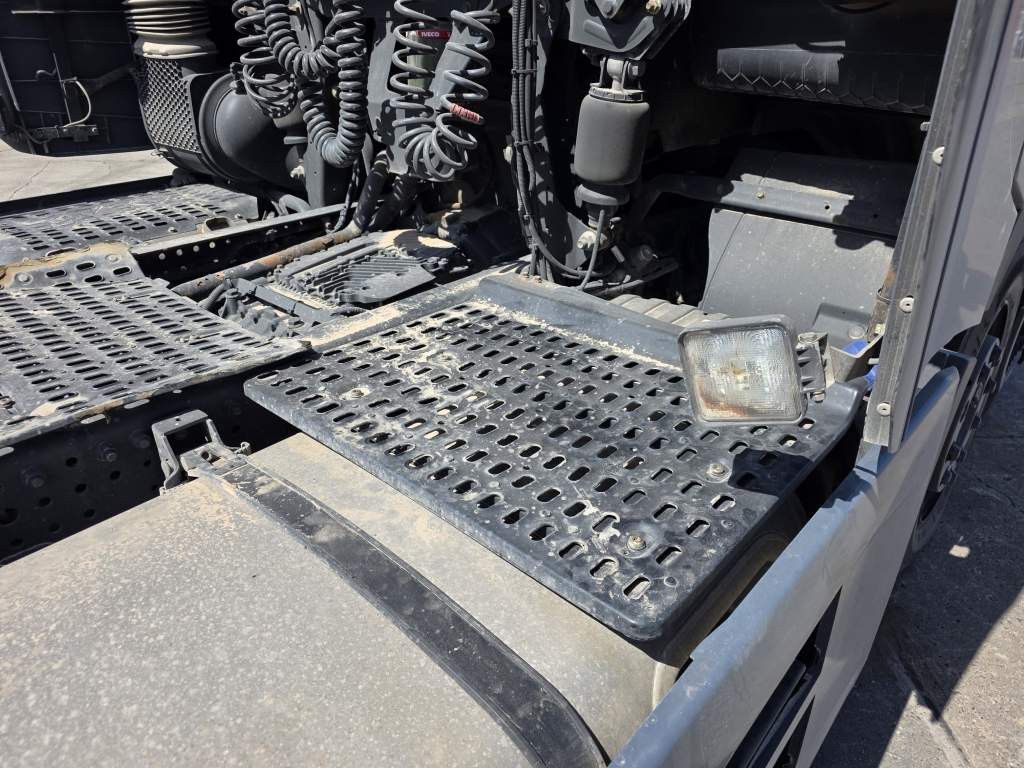 Fahrzeugabbildung Iveco 570 S-Way, Retarder, Standklima, Blitzer,Runmdl