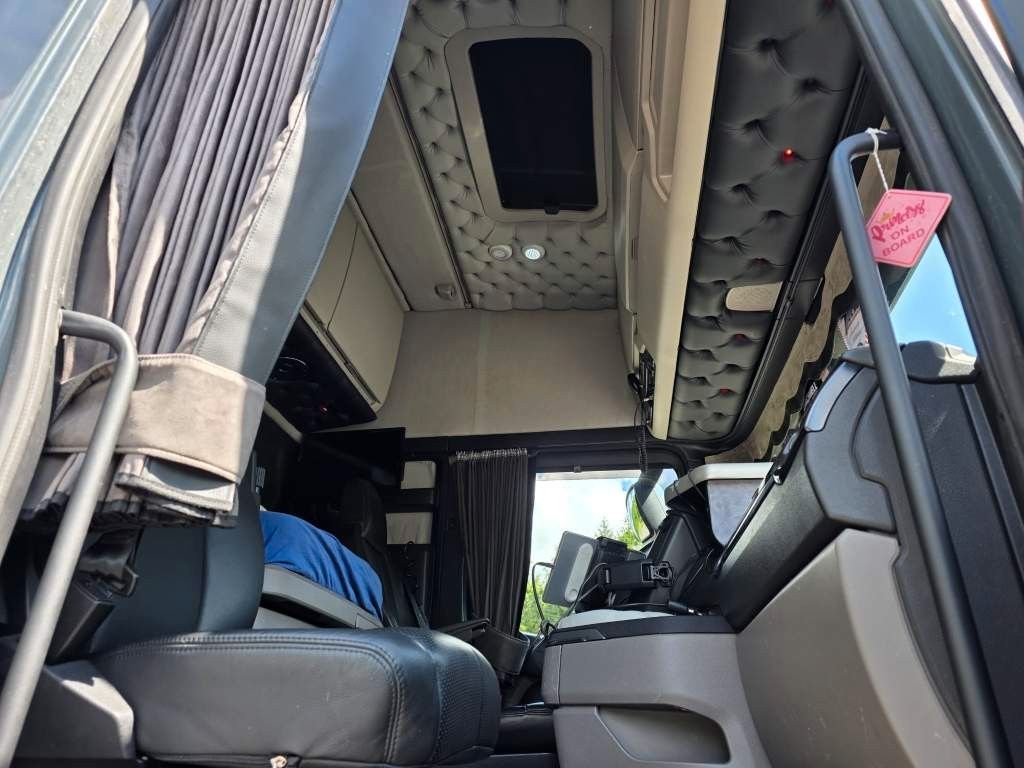 Fahrzeugabbildung Scania R500, 2 Kreis Hydr., Retrader, gesteppt