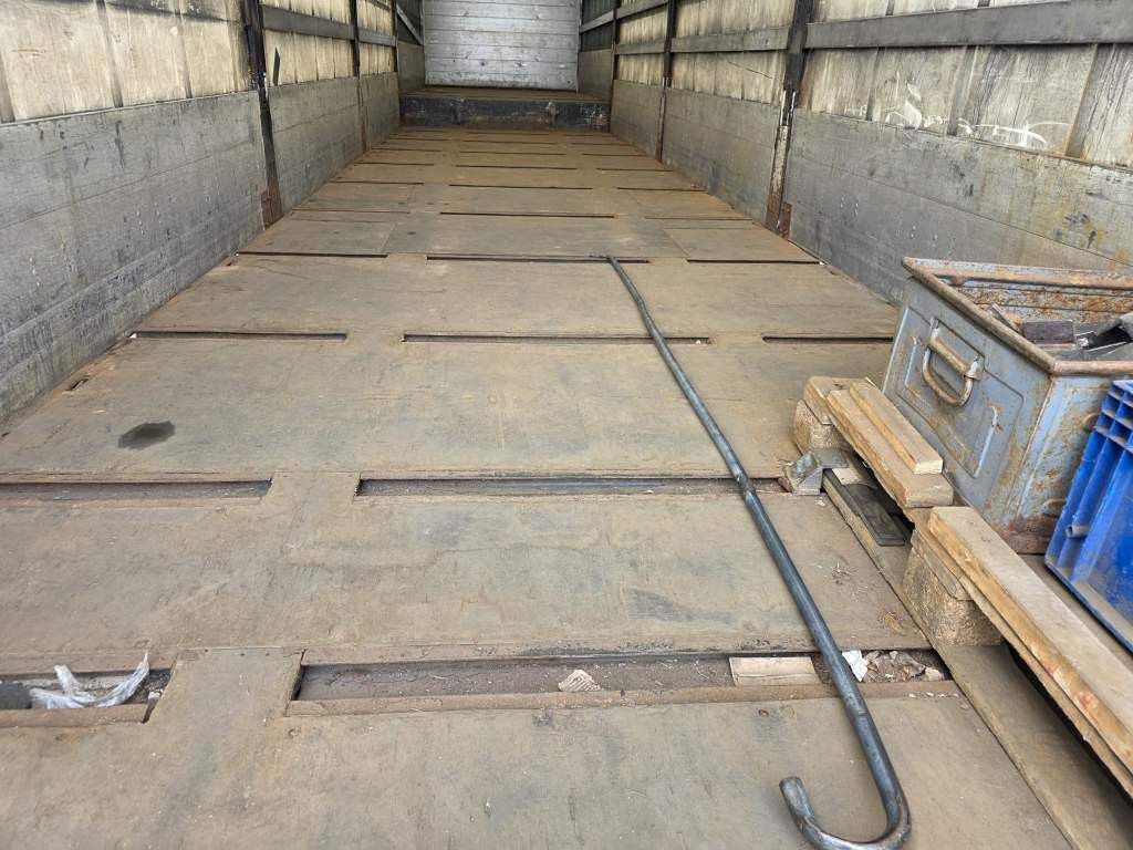Fahrzeugabbildung Schwarzmüller Jumbo, Gardine,  Lift, Edscha, Bordwände