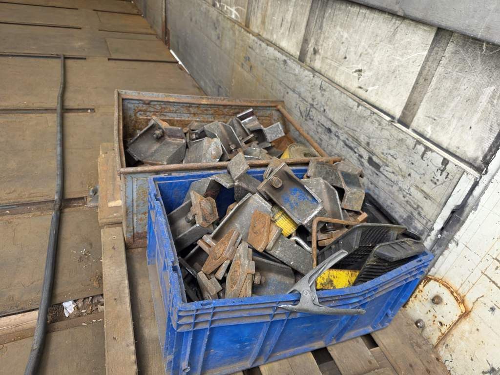 Fahrzeugabbildung Schwarzmüller Jumbo, Gardine,  Lift, Edscha, Bordwände