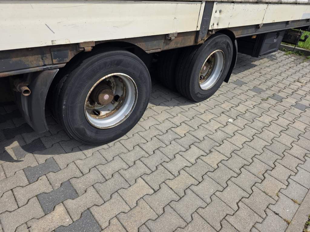 Fahrzeugabbildung Schwarzmüller Jumbo, Gardine,  Lift, Edscha, Bordwände