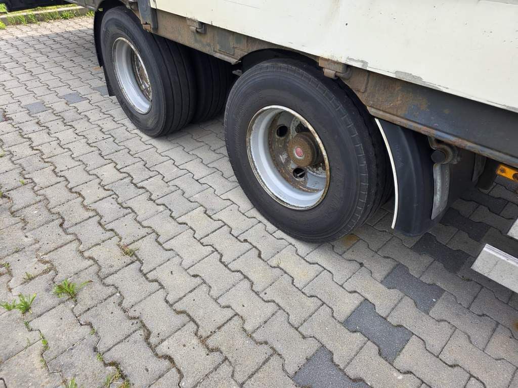 Fahrzeugabbildung Schwarzmüller Jumbo, Gardine,  Lift, Edscha, Bordwände