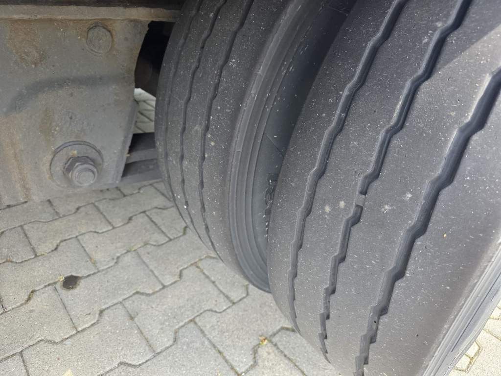 Fahrzeugabbildung Schwarzmüller Jumbo, Gardine,  Lift, Edscha, Bordwände