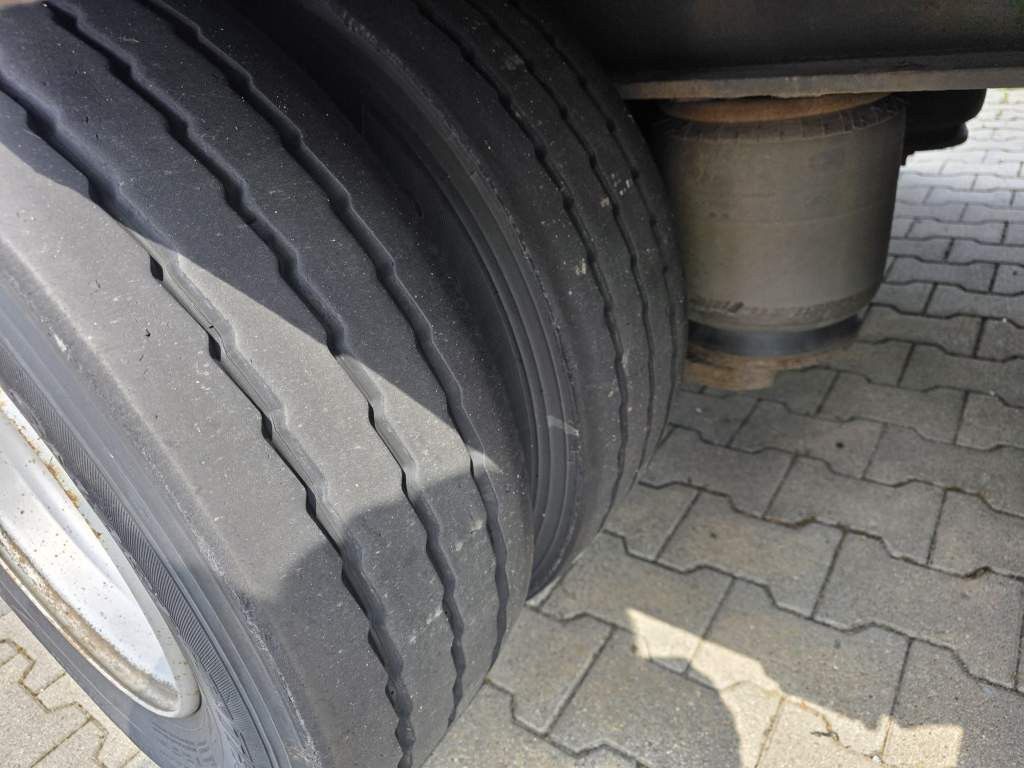 Fahrzeugabbildung Schwarzmüller Jumbo, Gardine,  Lift, Edscha, Bordwände