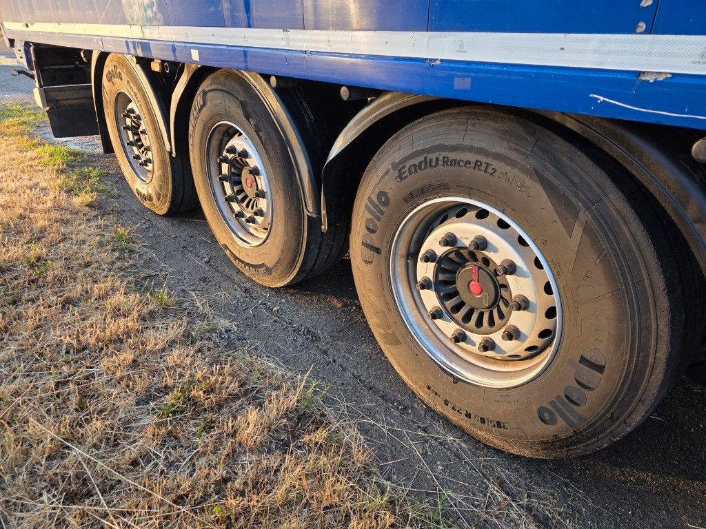 Fahrzeugabbildung Knapen 92 cbm Schubboden, Lift, SAF Scheibe