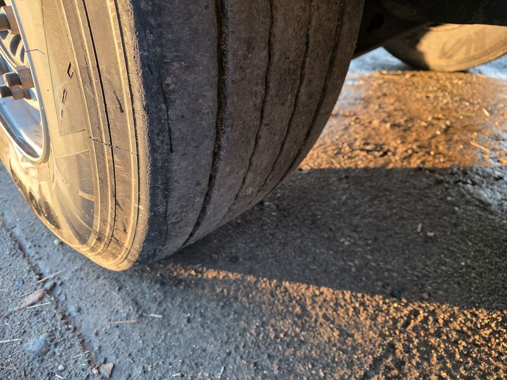 Fahrzeugabbildung Knapen 92 cbm Schubboden, Lift, SAF Scheibe