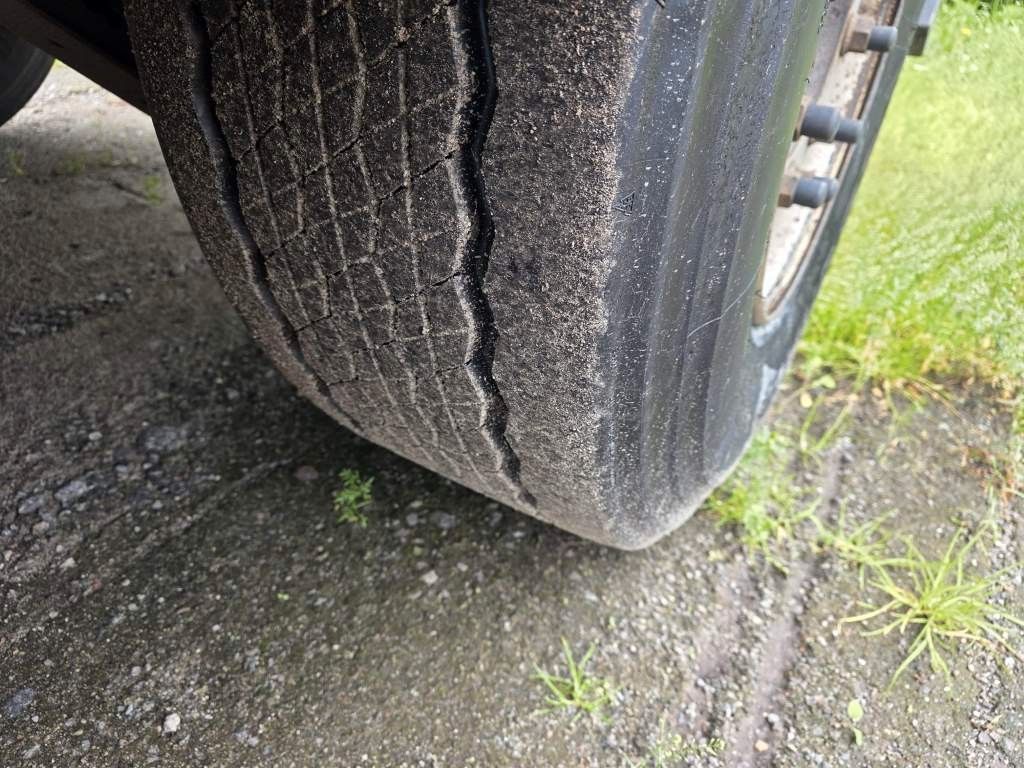 Fahrzeugabbildung Reisch ca. 48 cbm Getreidekipper, Lift, Kornschieber