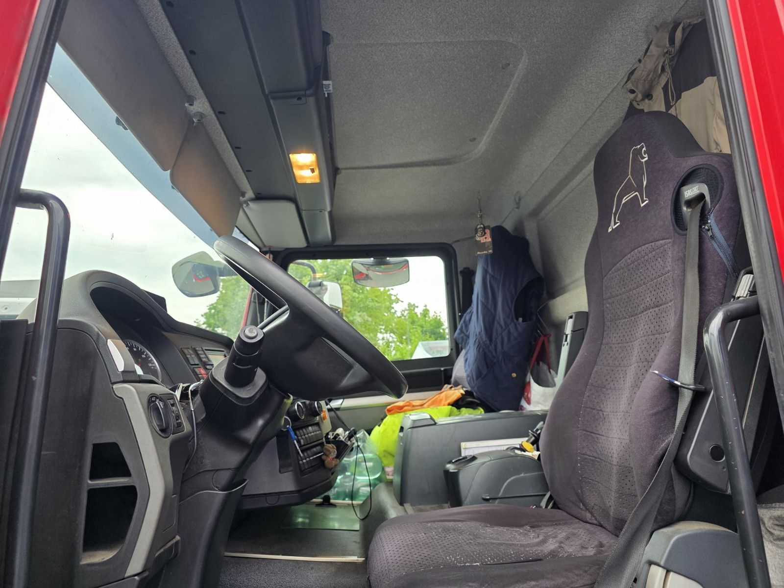 Fahrzeugabbildung MAN 18.340 Pritsche mit Palfinger Heckkran + Fernbed