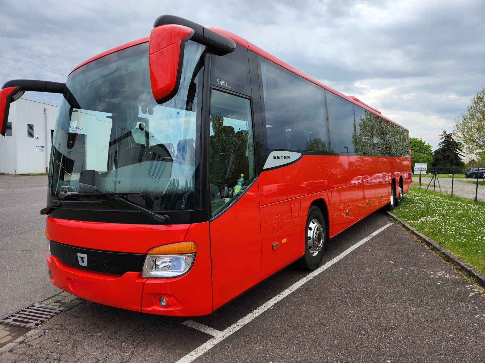 Fahrzeugabbildung Setra S419 UL Reisebus/Überlandbus, 69+2+1,ZF Inatrder