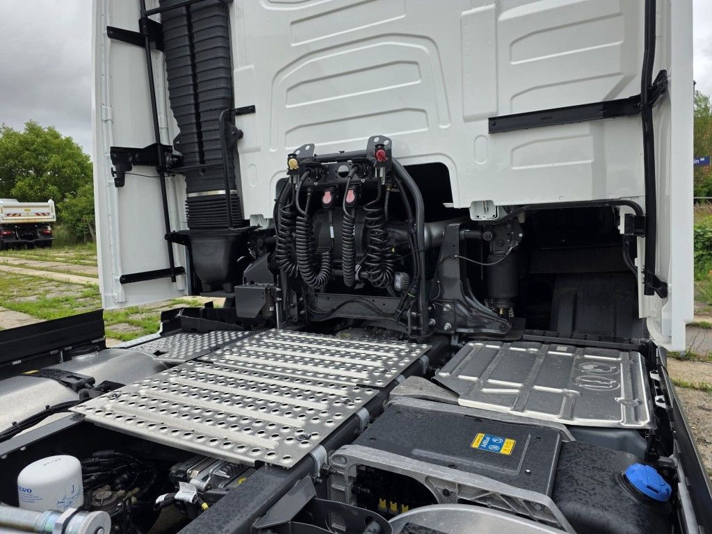 Fahrzeugabbildung Volvo Volvo 460 neues Modell, Tageszulassung, 2 Kreis