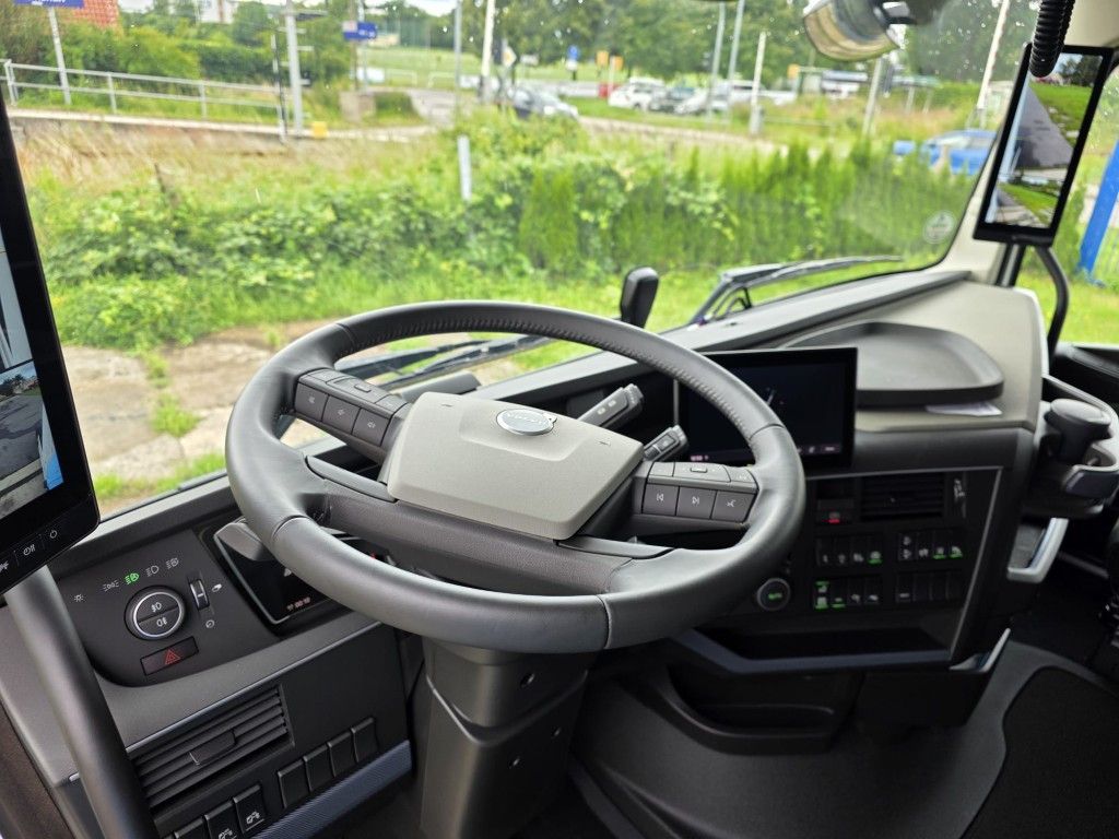 Fahrzeugabbildung Volvo Volvo 460 neues Modell, Tageszulassung, 2 Kreis