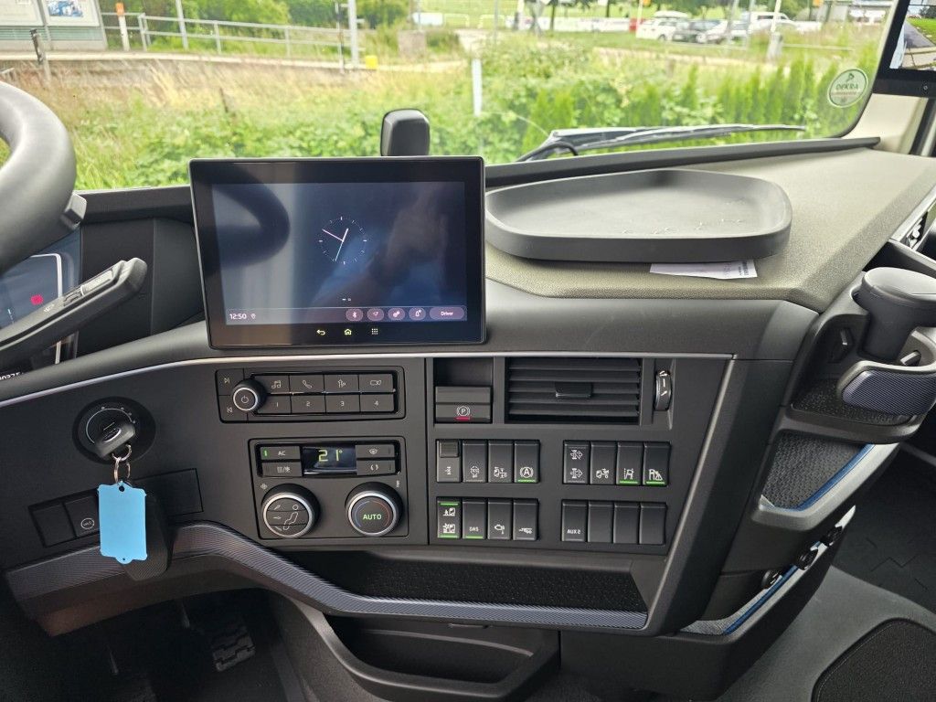 Fahrzeugabbildung Volvo Volvo 460 neues Modell, Tageszulassung, 2 Kreis