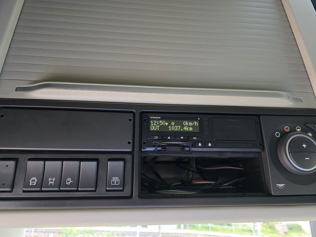 Fahrzeugabbildung Volvo Volvo 460 neues Modell, Tageszulassung, 2 Kreis