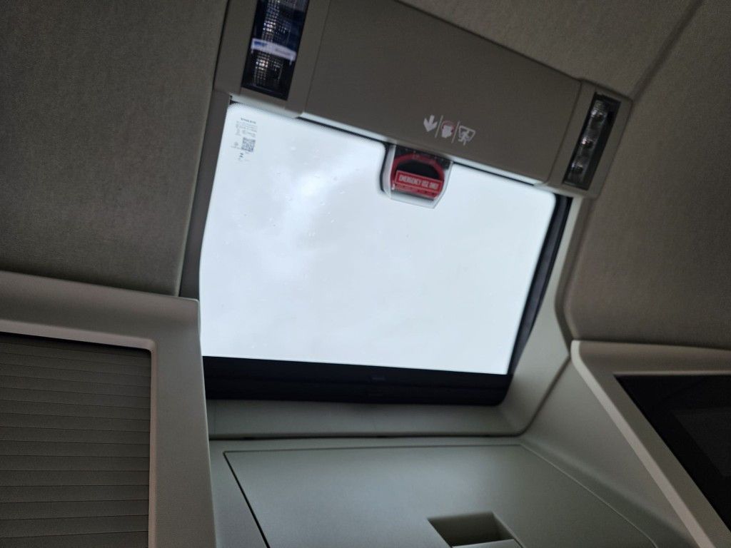 Fahrzeugabbildung Volvo Volvo 460 neues Modell, Tageszulassung, 2 Kreis